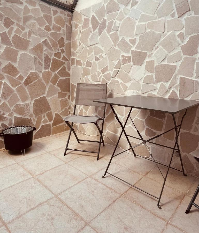 Lovely 2 Bedroom Rental Unit,Patio And Close Beach San Pietro in Bevagna Eksteriør billede